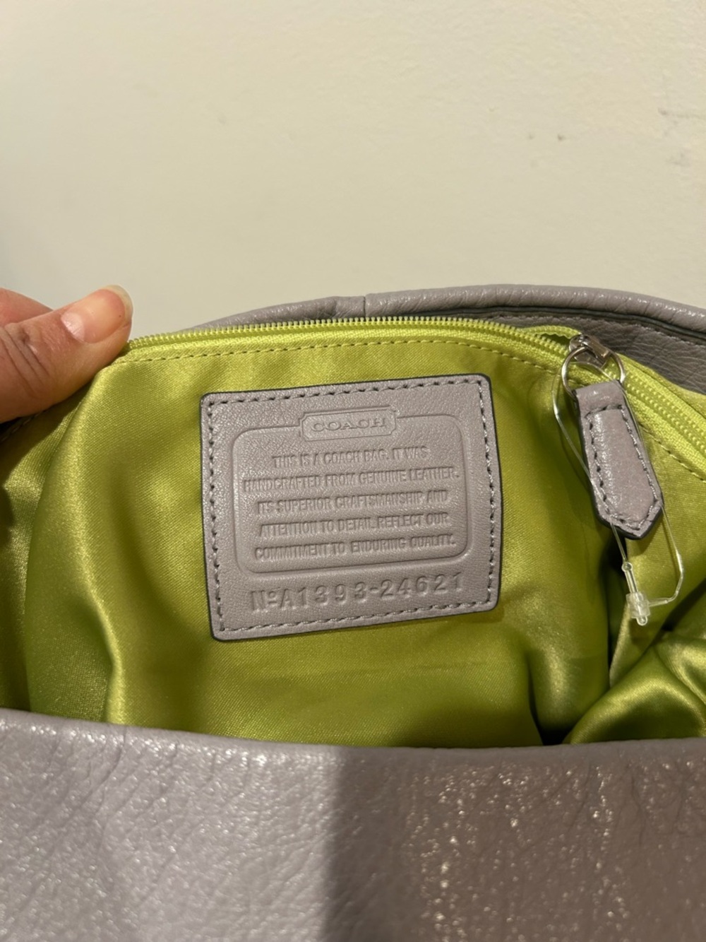 Coach Madison Phoebe Grey
Quartz shoulder bag NWOT - Picture 3 of 17